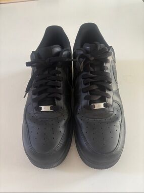 Nike Black Low-Top Leather Sneakers